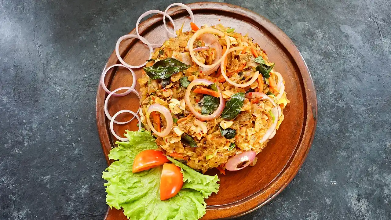 Seafood spaghetti with cuttlefish rings in marinara sauce