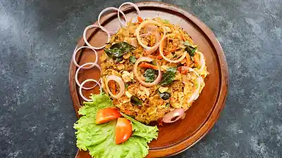 Seafood spaghetti with cuttlefish rings in marinara sauce